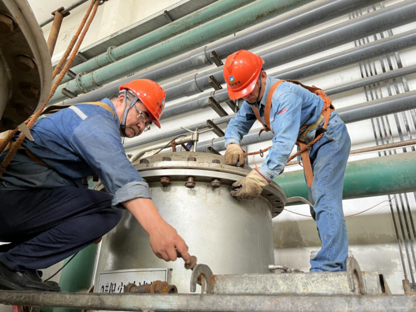 赏金国际集团：战高温斗酷暑，致敬坚守一线的最美赏金国际人！